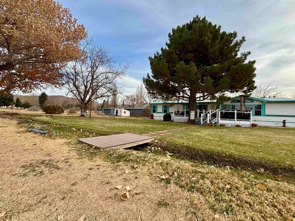 29 Jj Henry Rd, La Luz, NM 88337