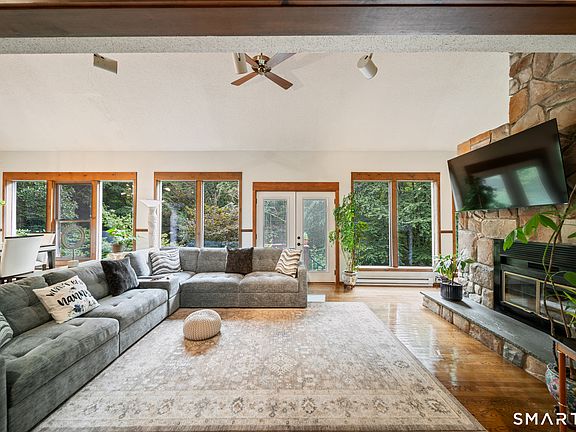 3rd image of 26 Vidich Lane