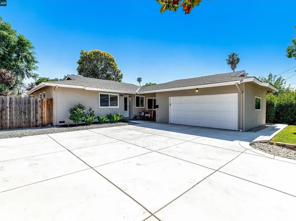 3490 Thunderbird Dr, Concord, CA 94520
