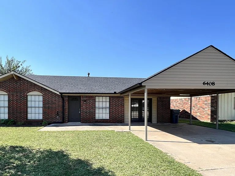 6408 NW Oak Ave — Photo 1
