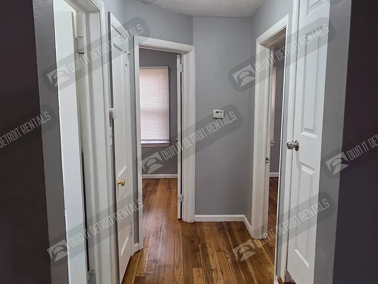 9526 Prest St — Photo 11