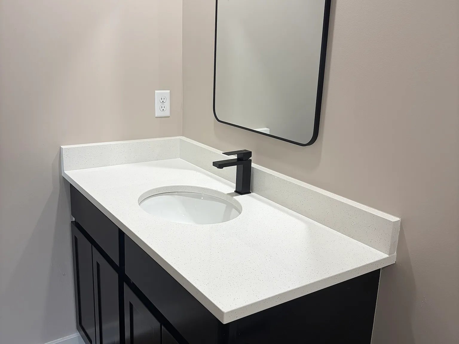 3 bed, 1065 sqft, $1,695 — Photo 3