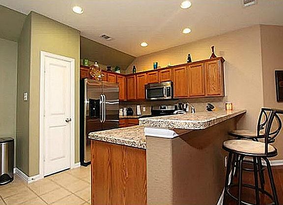 4th image of 2316 Castle Creek Dr
