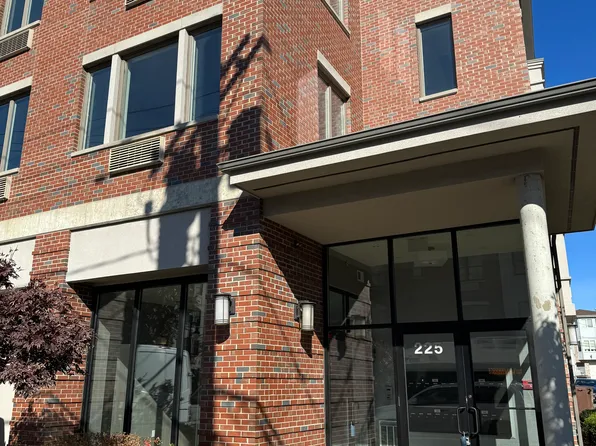 225 Walker Street image 15 of 17