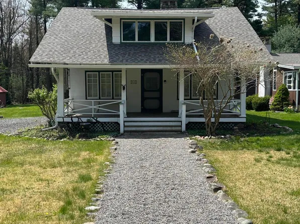 5282 Pocono Crest Rd, Pocono Pines, PA 18350