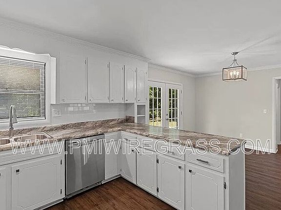 5th image of 119 Sharon Ct