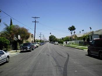 2nd image of 727 W 52nd Pl