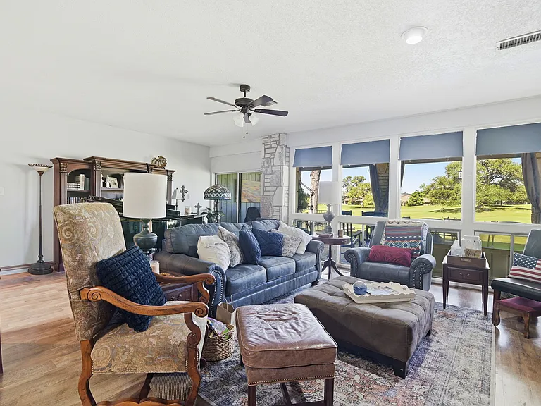 701 Oakland Hills Ln — Photo 7