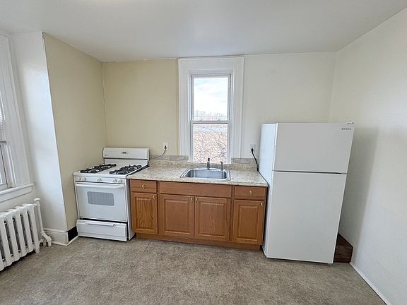 2nd image of 19-52 Hazen St #2