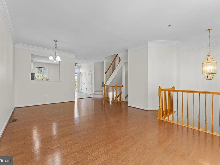 702 Anoosh Ct — Photo 8