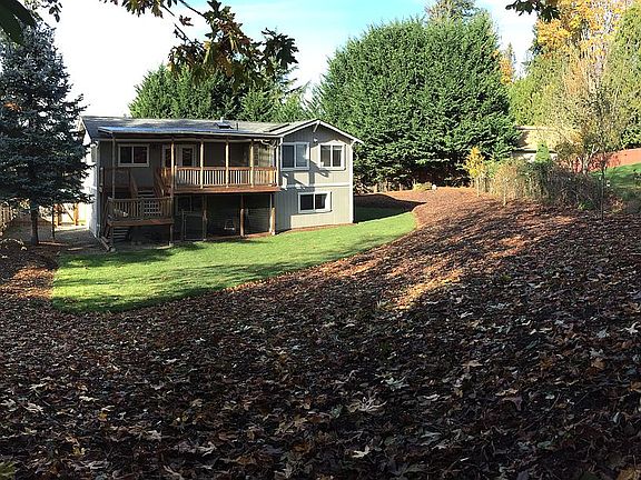 3rd image of 14802 Kennedy Pl NE