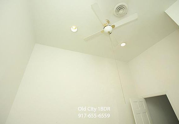 3rd image of 35 S Strawberry St Floor 1