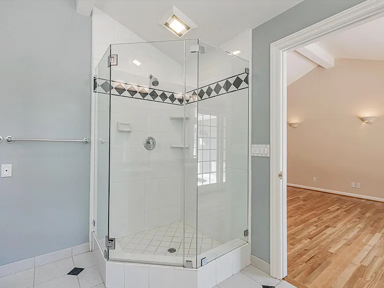 Master Full bath room with shower and tub