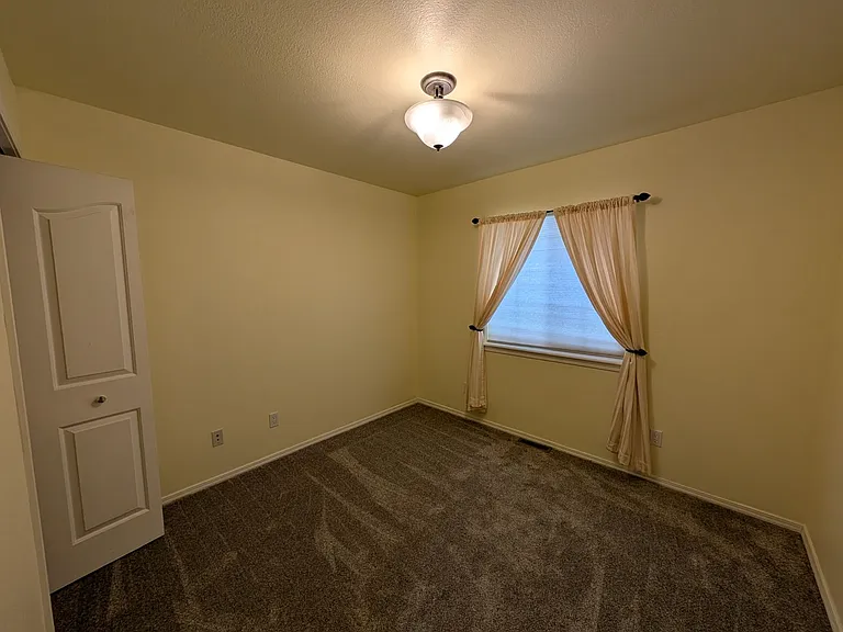 224 Capitan Cir — Photo 4