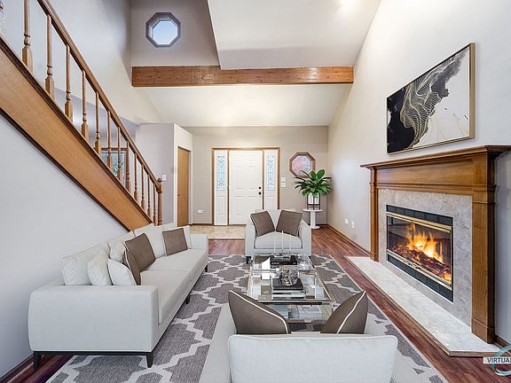 2nd image of 15730 Chesterfield Ln