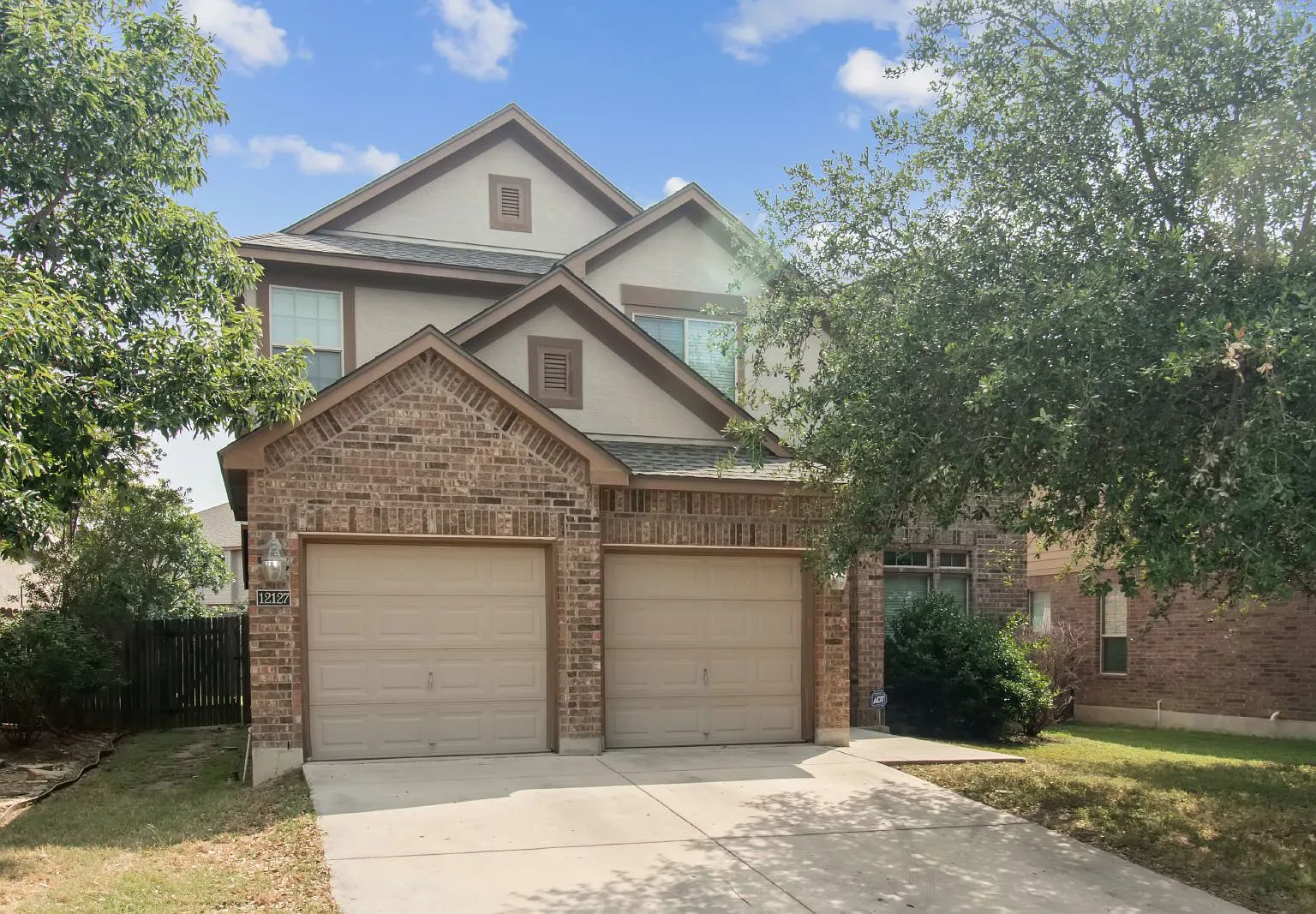 4 bed, 3.0 bath, 3197 sqft, $2,200 — Photo 2