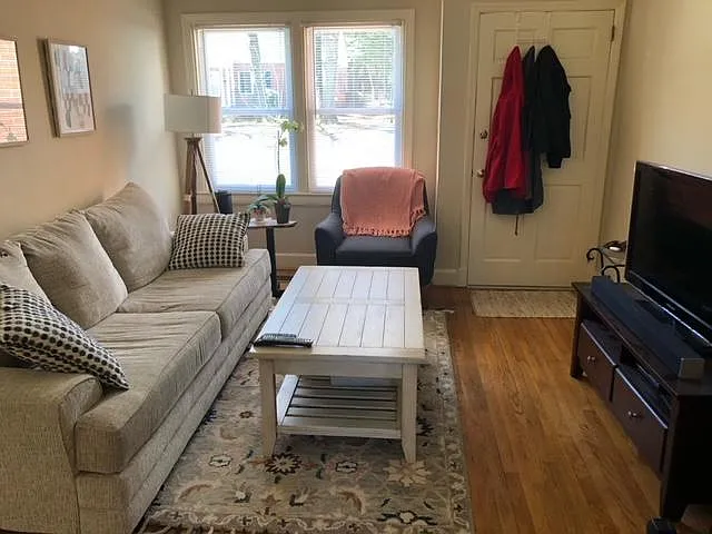1 bed, 725 sqft, $1,050 — Photo 3