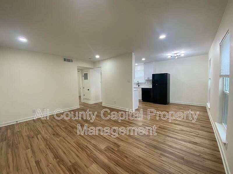 1st image of 3438 Willowrun Dr APT B