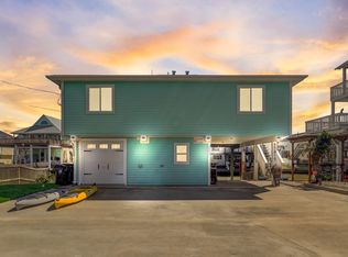 22819 Vida St, Galveston, TX 77554