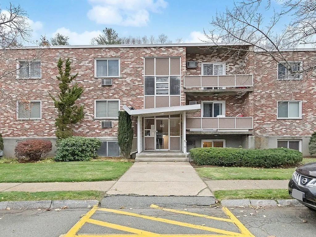 2 bed, 1.0 bath, 760 sqft, $2,200 — Photo 2