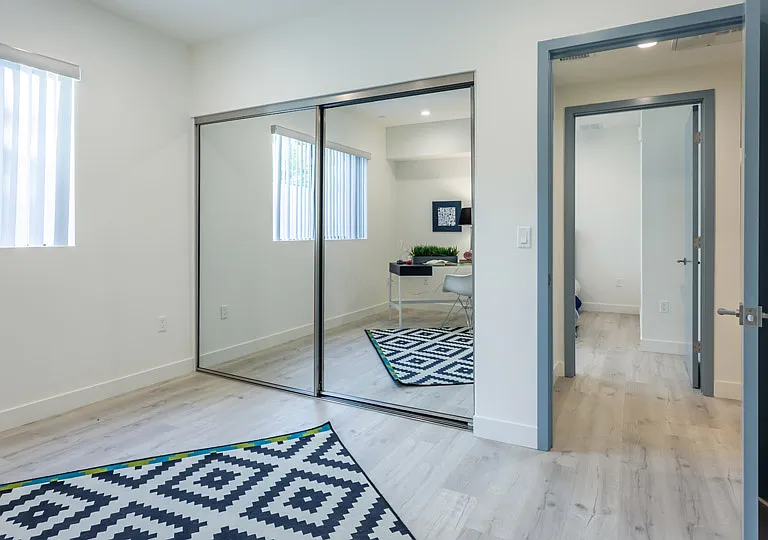 905 Wilcox Ave #302 — Photo 24