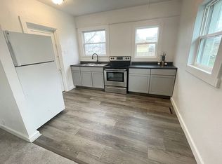 906 N 8th St, Chariton, IA 50049