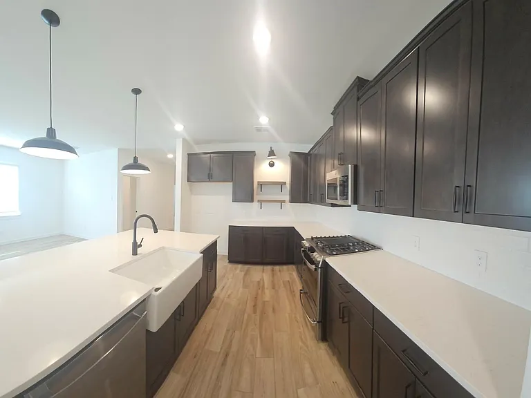 8423 Bay Ridge Cir — Photo 1
