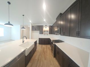 8423 Bay Ridge Cir, Baytown, TX 77523