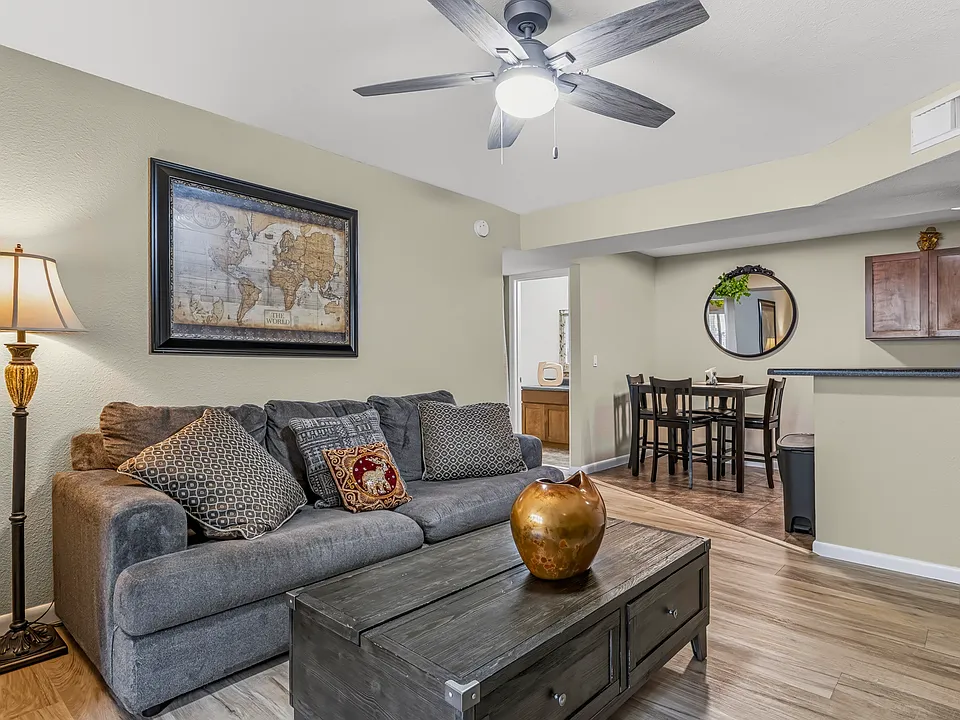 1385 W University Ave #9
