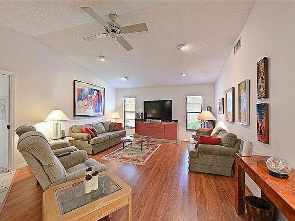 3rd image of 4322 Pasadena Ct