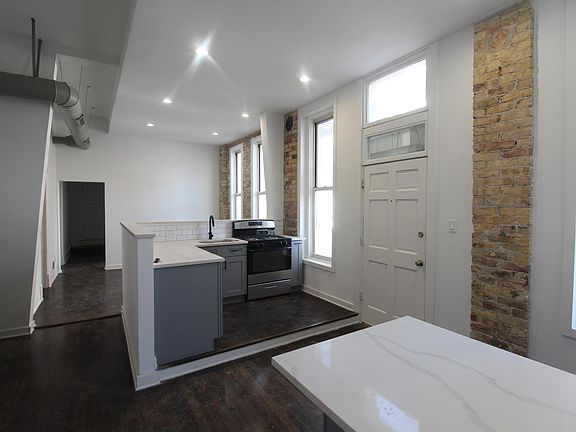 3rd image of 1362 N Bosworth Ave APT 1A