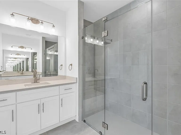 526 NW 9th St — Photo 24