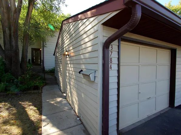 3784 Cedarwood Ct, Bettendorf, IA 52722