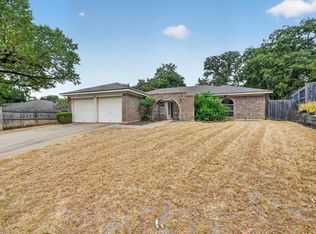 1617 Bent Oak Dr, Bedford, TX 76021