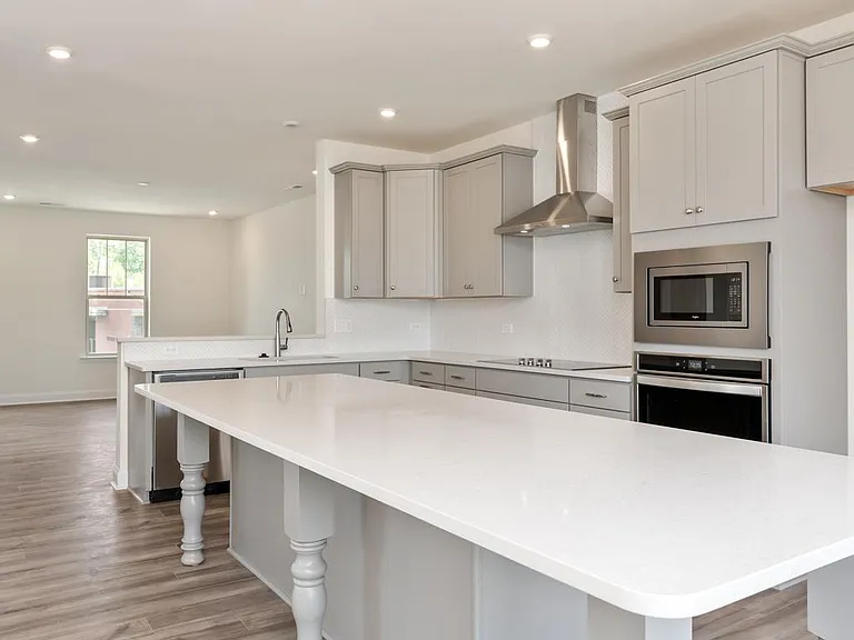 2923 W Trade St — Photo 6