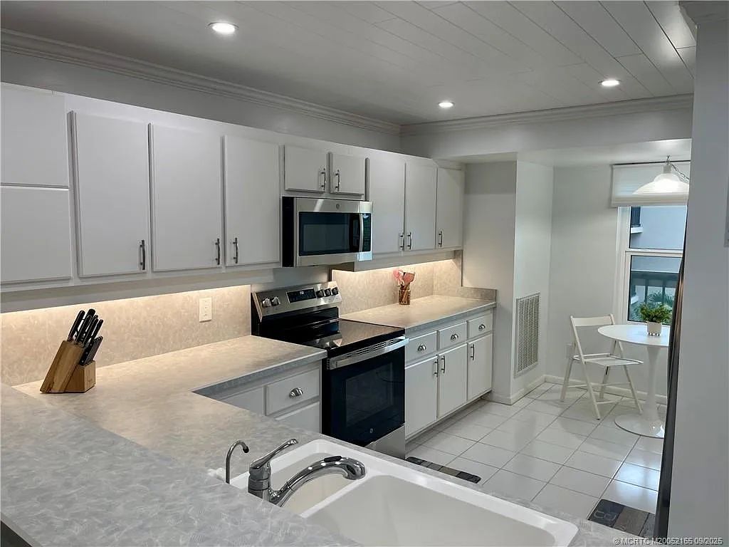 2 bed, 2.0 bath, 1436 sqft, $3,250 — Photo 4