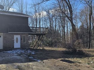 48 Mansfield Ave, Essex Junction, VT 05452