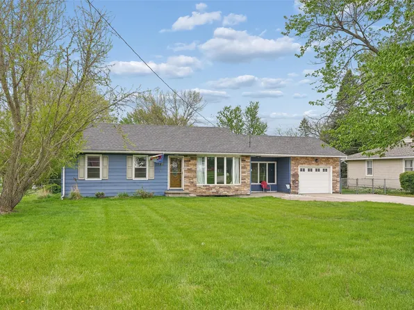 2713 1st Ave E, Newton, IA 50208