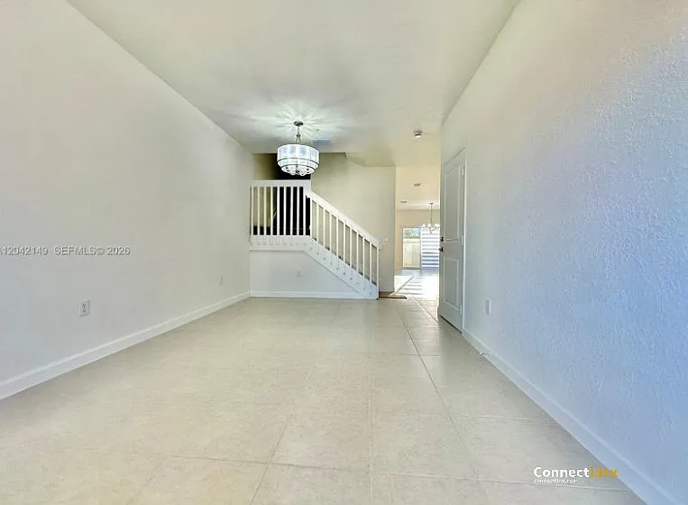 114 SW 184th Pl — Photo 7