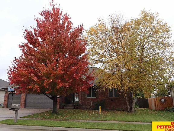 2nd image of 946 Abbey Ln