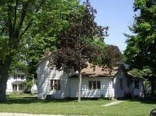 406 Monroe St, Oregon, IL 61061