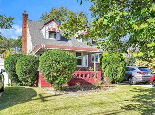 11544 237th St, Elmont, NY 11003