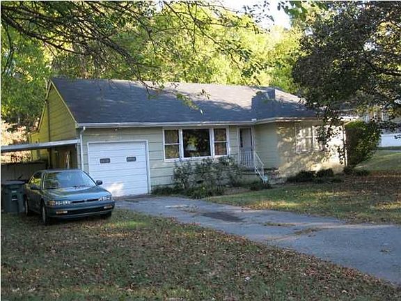 2nd image of 304 Oriole Dr