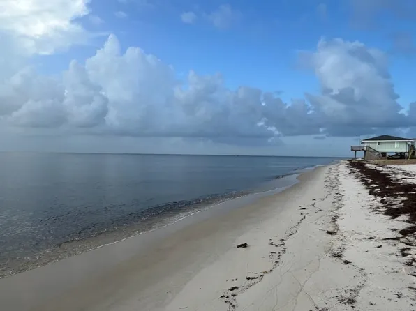 15 Grouper St, Alligator Point, FL 32346