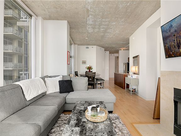 4th image of 700 N Larrabee St APT 901