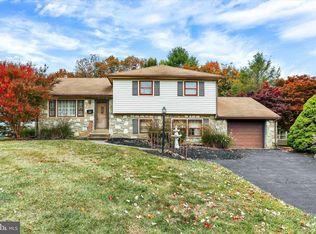 926 Carlin Dr, Southampton, PA 18966
