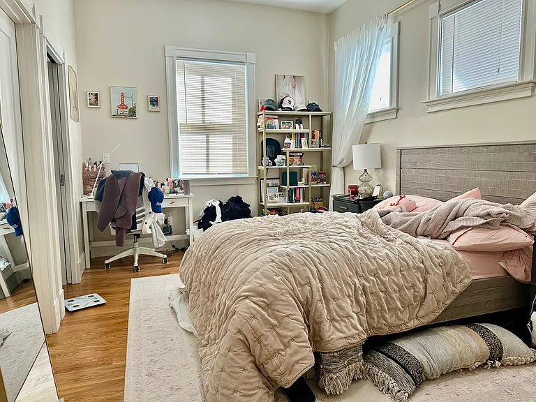 470 Green St #2 — Photo 9