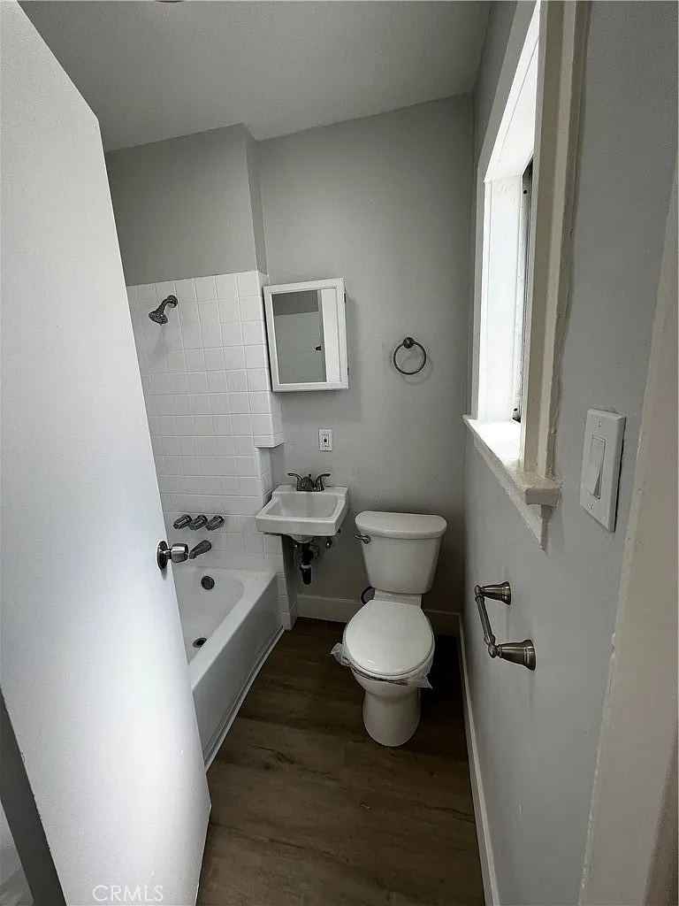 Studio, 3890 sqft, $1,295 — Photo 2