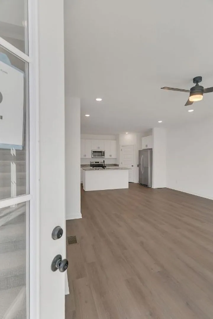 For Lease- New Build Townhome With Rooftop In Lebanon! — Photo 4