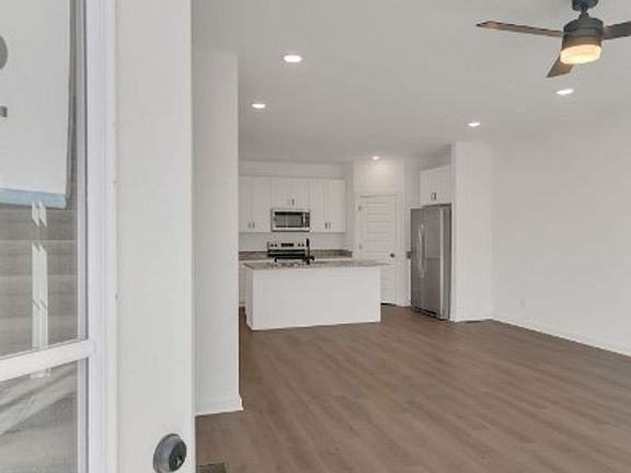 4th image of 310 Cedar St #2
